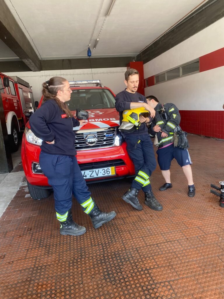 Visita aos Bombeiros de Guimarães 4 IMG 20250626 WA0014