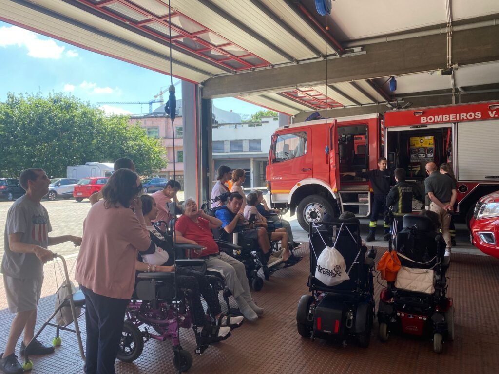 Visita aos Bombeiros de Guimarães 1 IMG 20250626 WA0023