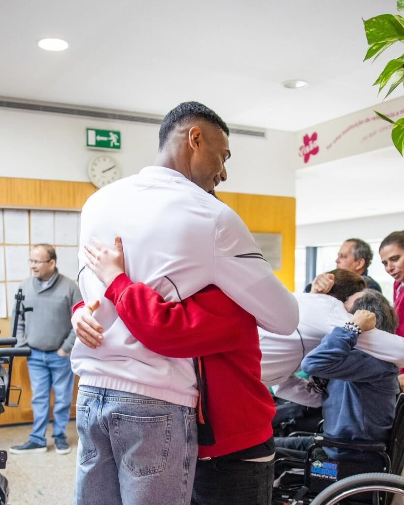 O Vitória SC e o @wwwplacardpt Solidários com a APCG 9 SaveClip.App 603029622 18546833575039940 6464393093865017326 n