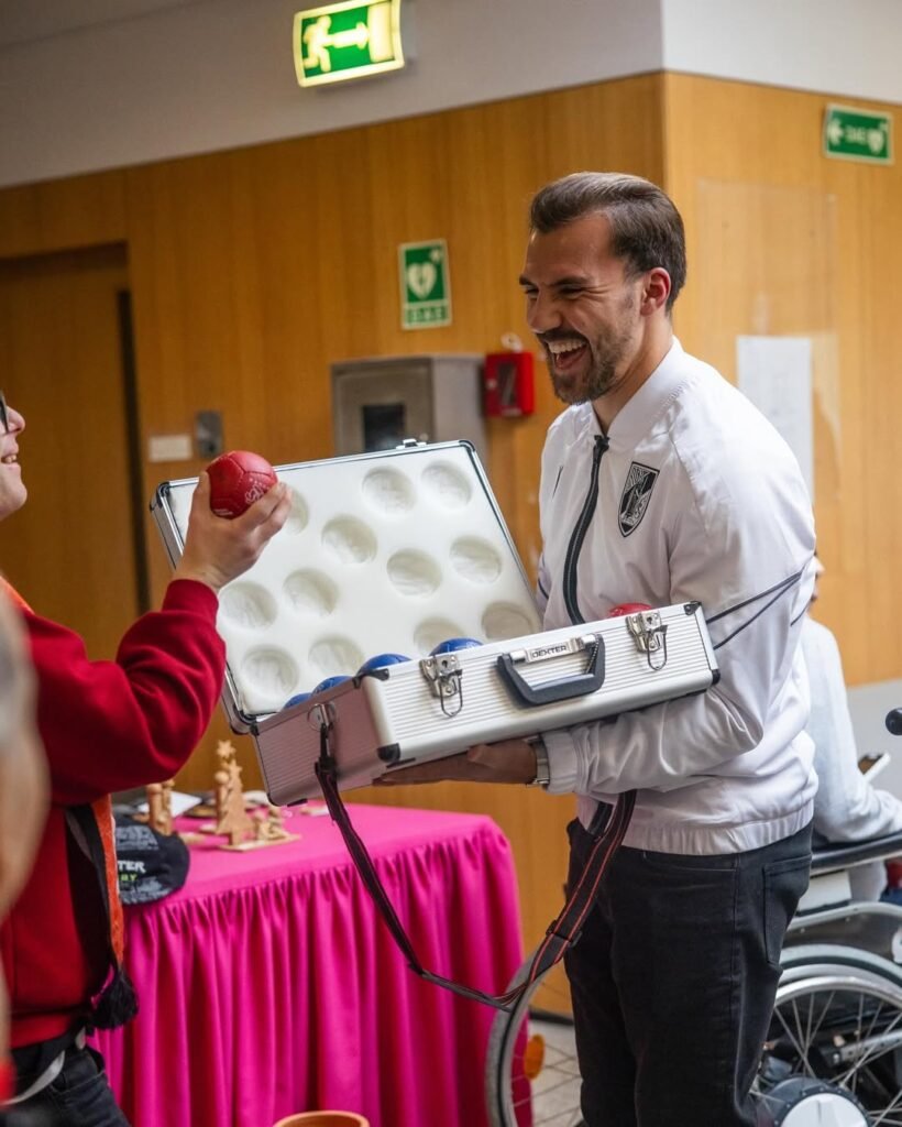 O Vitória SC e o @wwwplacardpt Solidários com a APCG 3 SaveClip.App 603851792 18546833563039940 2823603017257433809 n