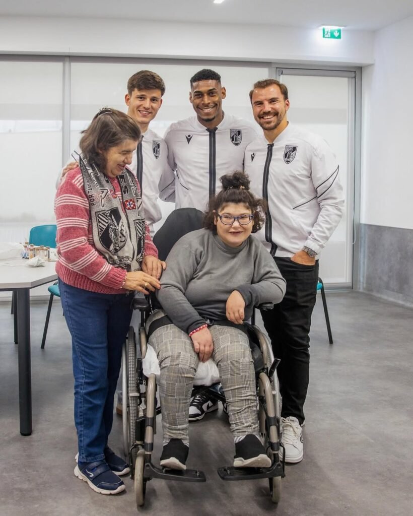 O Vitória SC e o @wwwplacardpt Solidários com a APCG 6 SaveClip.App 603928344 18546833443039940 1729121319788575803 n